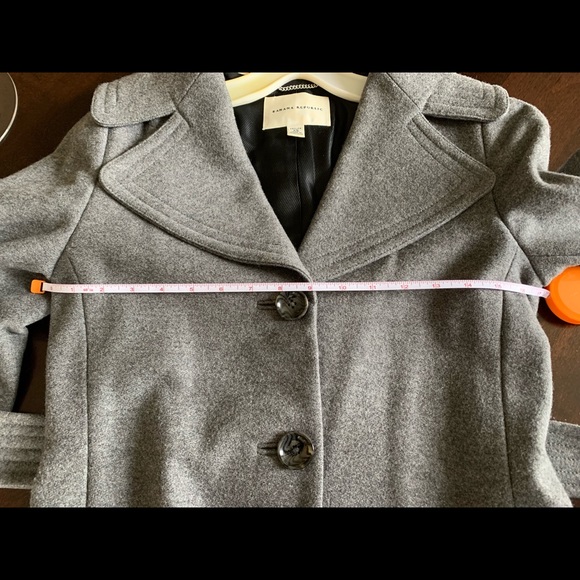 Charcoal grey wool blend trench coat by Banana Republic. - Picture 7 of 7